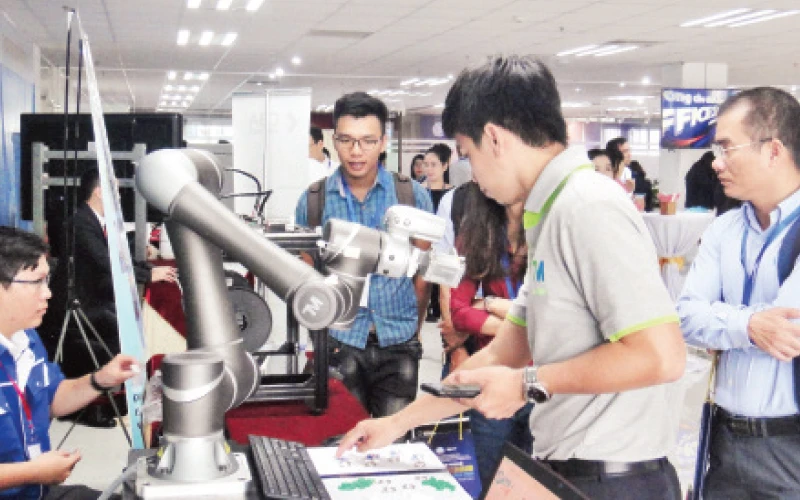 Khu công nghệ cao thành phố Hồ Chí Minh giới thiệu các giải pháp công nghệ cao cho doanh nghiệp FDI. (Ảnh chụp trước khi giãn cách xã hội)