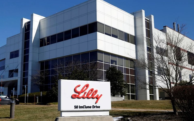 Một nhà máy sản xuất của hãng dược Eli Lilly and Company ở Branchburg, bang New Jersey, Mỹ. (Ảnh: Reuters)