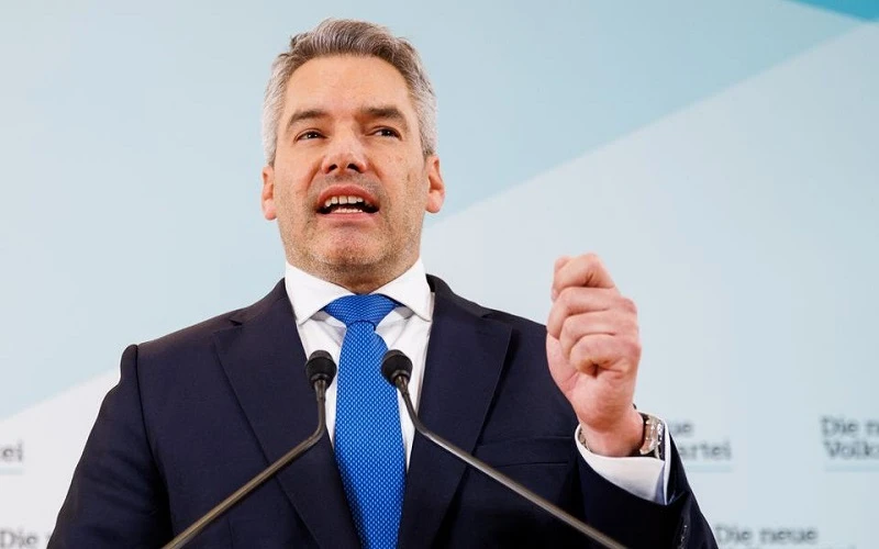 Ông Karl Nehammer là thủ tướng thứ ba của Áo chỉ trong vòng 2 tháng qua. (Ảnh: Reuters)