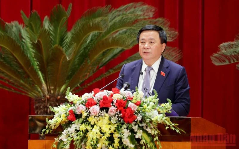 Đồng chí Nguyễn Xuân Thắng, Ủy viên Bộ Chính trị, Giám đốc Học viện chính trị quốc gia Hồ Chí Minh, Chủ tịch Hội đồng lý luận Trung ương phát biểu tại kỳ họp.