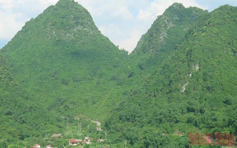 Khu dãy núi đá vôi, trên đèo Tam Canh, xã Bắc Quỳnh, Bắc Sơn, Lạng Sơn.