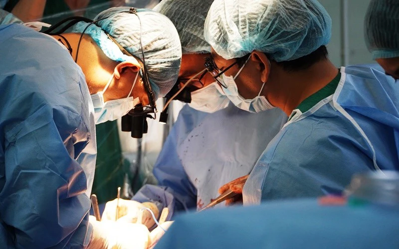 Phẫu thuật cho người bệnh tại Bệnh viện Chợ Rẫy, Thành phố Hồ Chí Minh. (Ảnh: Bệnh viện cung cấp).