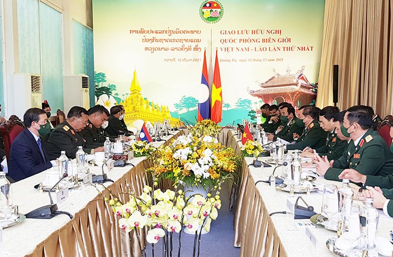 Giao lưu hữu nghị quốc phòng biên giới Việt Nam-Lào lần thứ nhất