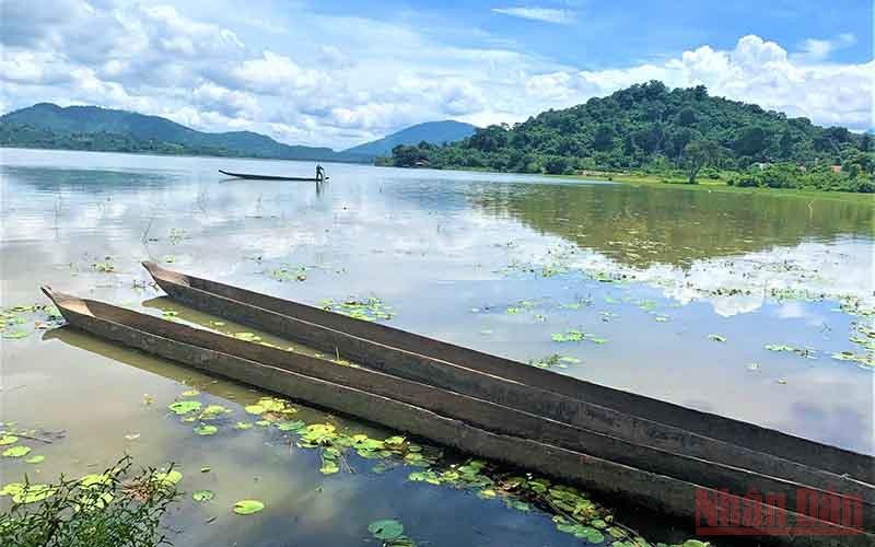 Hồ Lắk, một điểm du lịch hấp dẫn, nổi tiếng luôn là sự lựa chọn của du khách khi đến với Đắk Lắk.