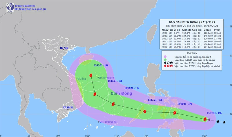 Vị trí và hướng di chuyển của bão Rai lúc 20 giờ ngày 15/12. (Nguồn: nchmf.gov.vn)