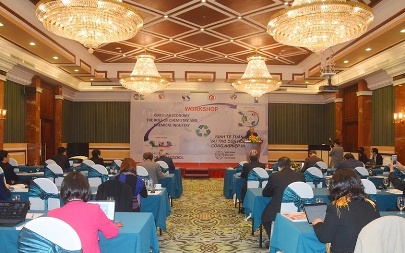Quang cảnh hội thảo Kinh tế tuần hoàn và vai trò của hóa học và công nghiệp hóa chất tại Hà Nội ngày 16/12. (Ảnh: qdnd.vn)