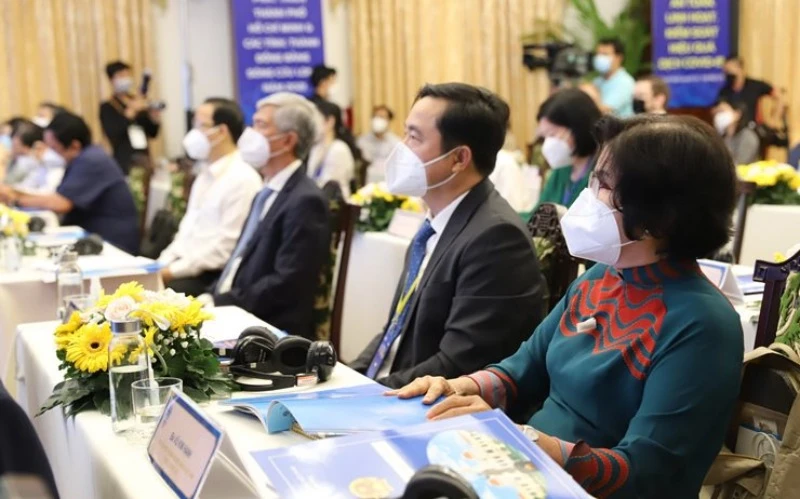 Các đại biểu dự diễn đàn liên kết phát triển TP Hồ Chí Minh và các tỉnh, thành phố Đồng bằng sông Cửu Long (Mekong Connect) năm 2021.