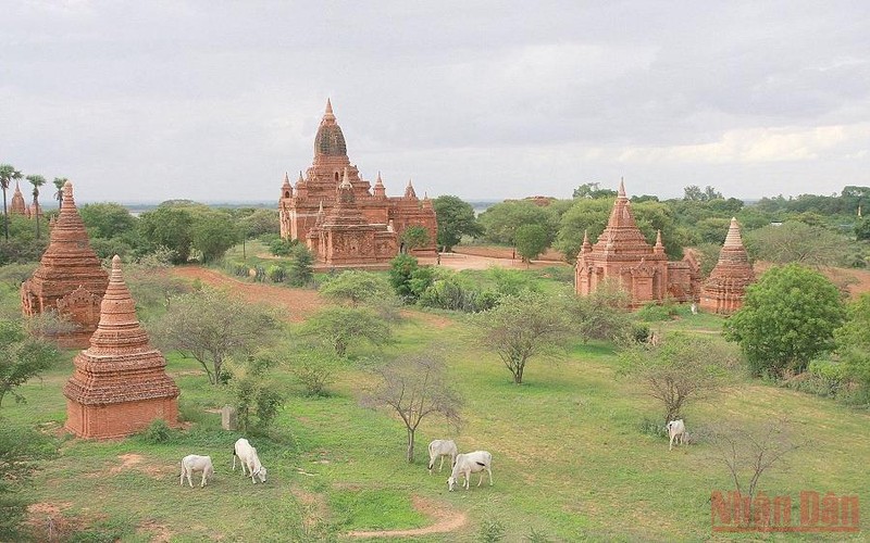 Một góc cố đô Bagan, Myanmar. (Ảnh: HOÀNG LINH)