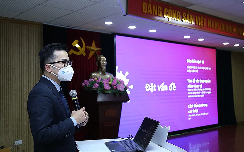 PGS.TS Trần Xuân Bách trình bày các số liệu nghiên cứu tại hội thảo.