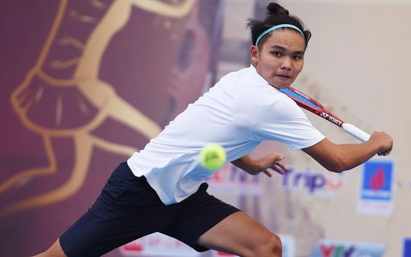 Trịnh Linh Giang chứng tỏ đẳng cấp của tay vợt hạt giống số 1 với các chiến thắng ấn tượng từ đầu giải. (Ảnh: VTF)