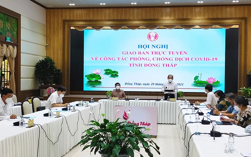 Phó Chủ tịch UBND tỉnh Đồng Tháp Đoàn Tấn Bửu phát biểu tại Hội nghị giao ban phòng, chống dịch Covid-19 tỉnh.