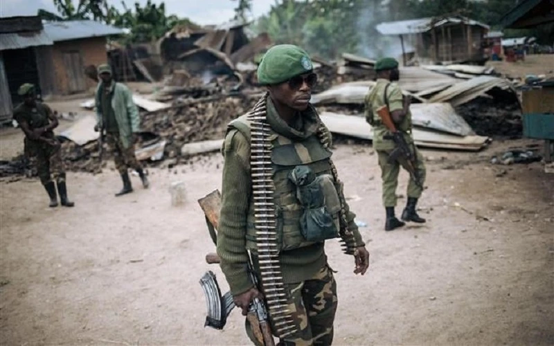 Binh sĩ Cộng hòa Dân chủ Congo tuần tra sau một vụ tấn công. (Ảnh: AFP/TTXVN)