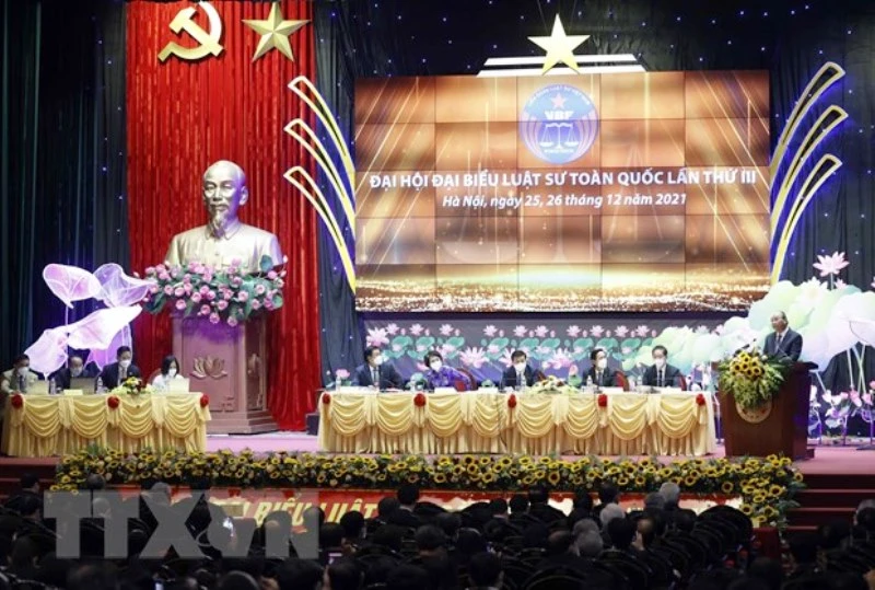 Chủ tịch nước Nguyễn Xuân Phúc phát biểu tại Đại hội đại biểu Luật sư toàn quốc lần thứ ba. (Ảnh: Thống Nhất/TTXVN)