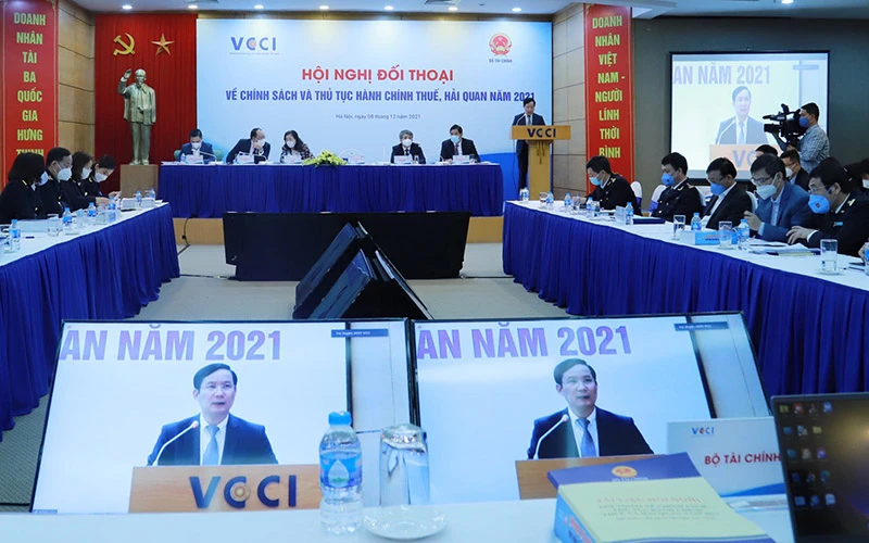 Đối thoại về chính sách và thủ tục hành chính thuế, hải quan năm 2021 do Bộ Tài chính cùng VCCI tổ chức (Ảnh: VCCI).