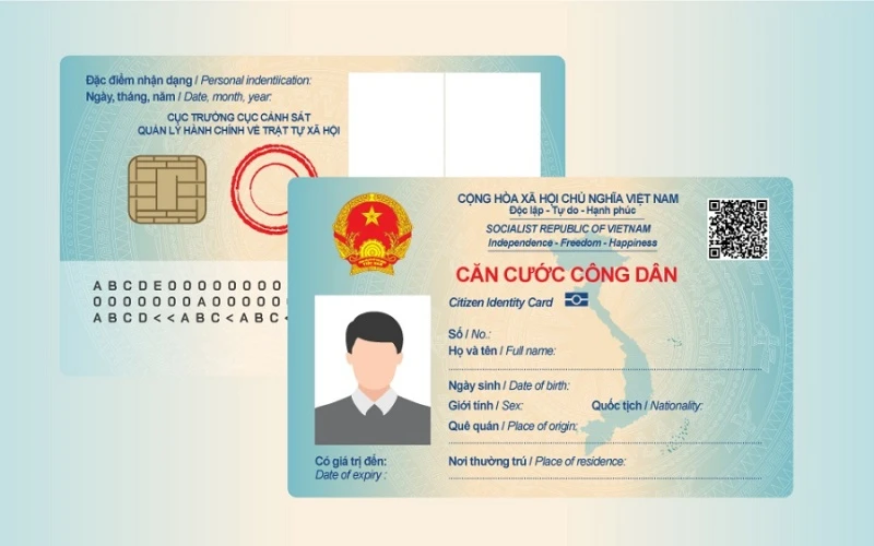 Người dân có thể gọi 1900 0368 để được cán bộ Công an giải đáp vướng mắc về việc cấp căn cước công dân gắn chip. (Ảnh minh họa)