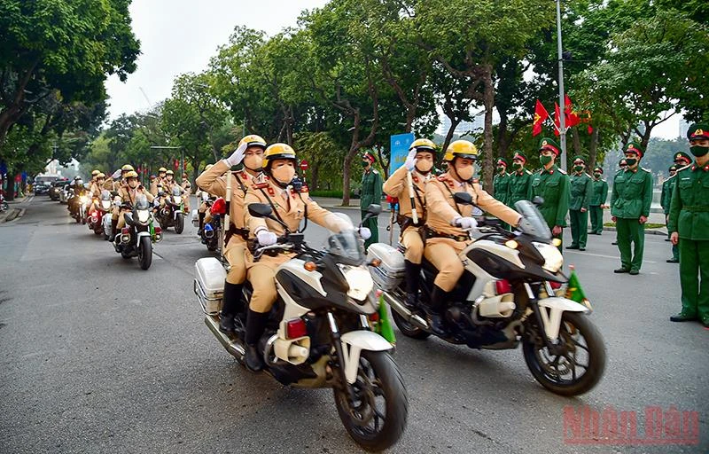 Các lực lượng ra quân bảo đảm trật tự an toàn giao thông. (Ảnh: Thành Đạt)