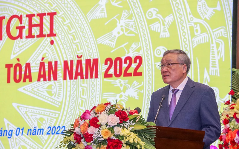 Đồng chí Nguyễn Hòa Bình phát biểu ý kiến khai mạc Hội nghị triển khai công tác Tòa án năm 2022.