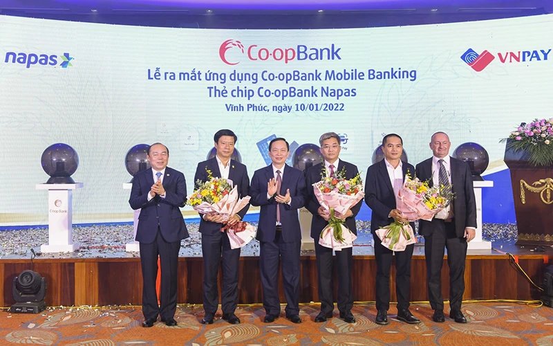 Lễ ra mắt thẻ chip Co-op Bank Napas tại Vĩnh Phúc vừa qua.