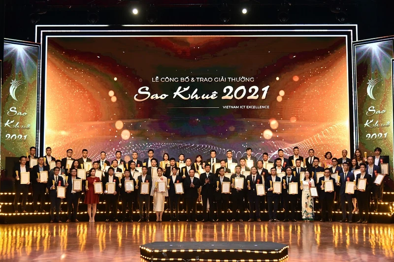 Lễ trao giải Sao Khuê 2021.