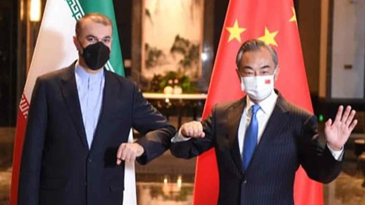 Bộ trưởng Ngoại giao Trung Quốc gặp Bộ trưởng Ngoại giao Iran. Nguồn: Nikkei Asia