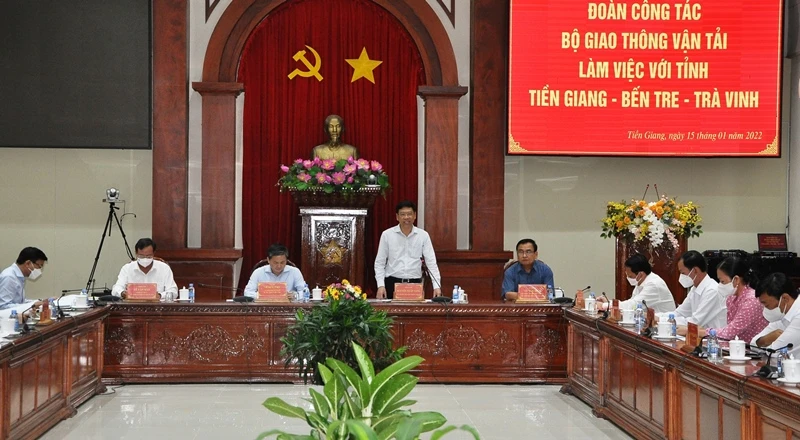 Thứ trưởng Nguyễn Xuân Sang phát biểu tại buổi làm việc với lãnh đạo các tỉnh Tiền Giang, Bến Tre và Trà Vinh.