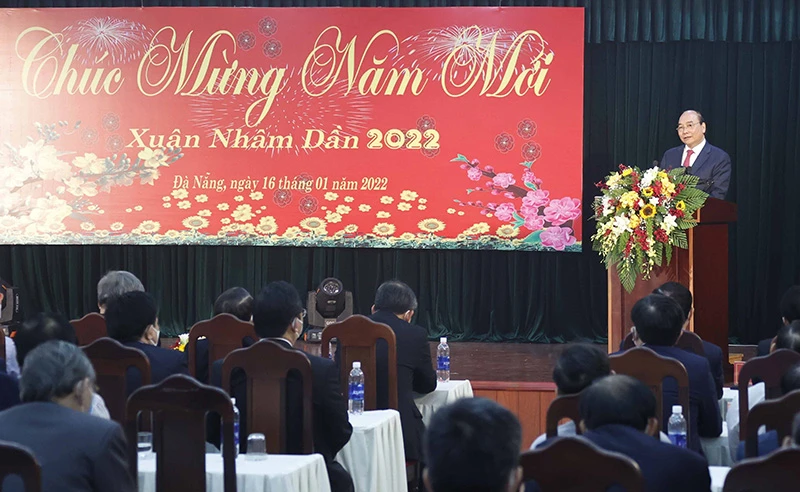 Chủ tịch nước Nguyễn Xuân Phúc phát biểu tại buổi họp mặt. (Ảnh: TTXVN)