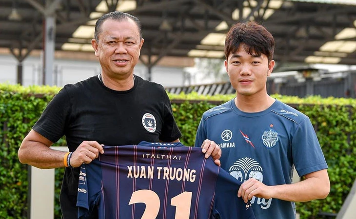 Lương Xuân Trường trong ngày ra mắt Buriram United. (Ảnh: Goal)