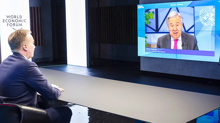 Tổng Thư ký LHQ Guterres (phải) phát biểu trực tuyến về Chương trình nghị sự Davos năm 2022. Ảnh: GETTY