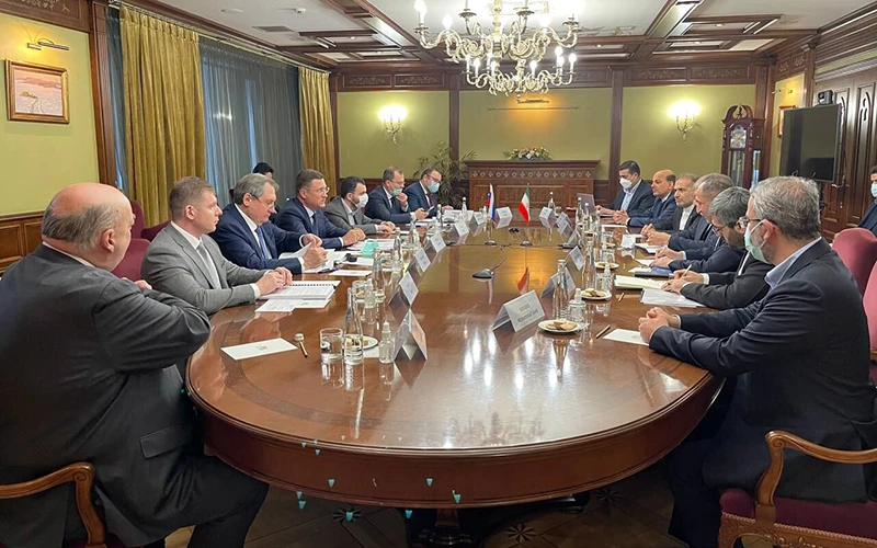 Các Bộ trưởng Dầu mỏ Iran và Nga hội đàm tại Moskva. Ảnh IRNA