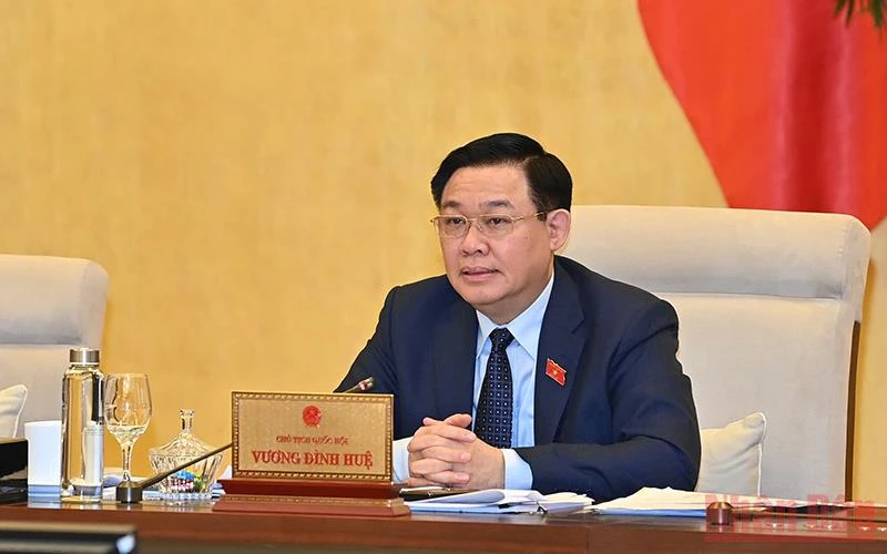 Chủ tịch Quốc hội Vương Đình Huệ phát biểu ý kiến chỉ đạo tại phiên họp của Ủy ban Thường vụ Quốc hội. (Ảnh: DUY LINH)