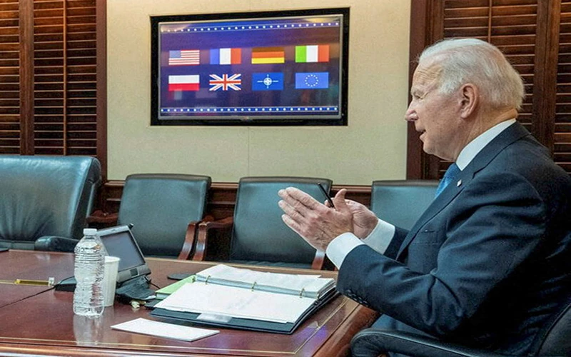 Tổng thống Mỹ Joe Biden họp trực tuyến với các nhà lãnh đạo châu Âu về tình hình Ukraine. (Nguồn: Atalayar)