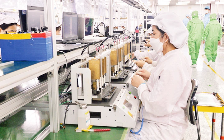 Công ty CrucialTec (Hàn Quốc) sản xuất thiết bị cảm biến vân tay tại khu công nghiệp Yên Phong.