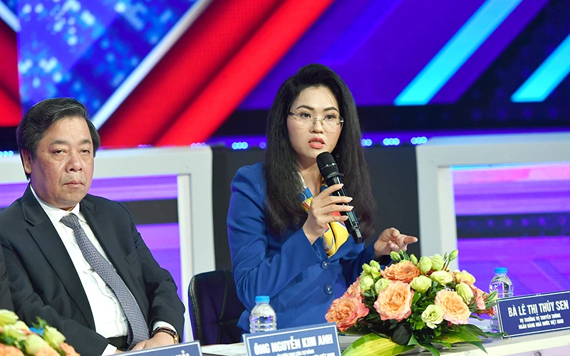 Bà Lê Thị Thúy Sen phát biểu tại cuộc họp báo.