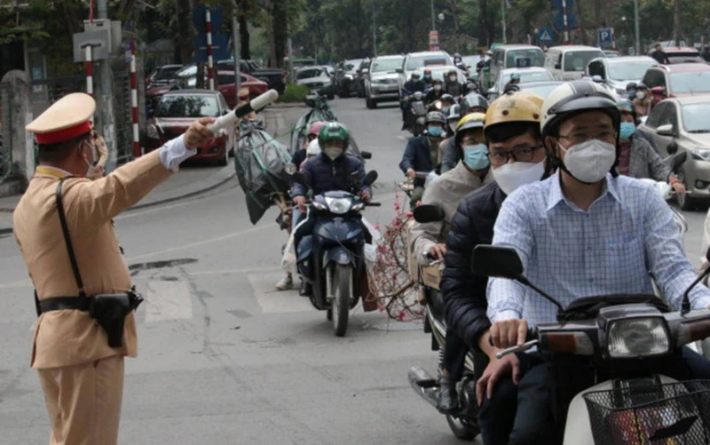 Lực lượng Cảnh sát giao thông tích cực thực hiện bảo đảm an toàn giao thông dịp Tết Nguyên đán.
