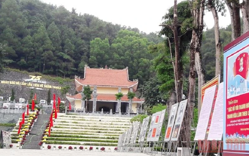 Triển lãm “Bác Hồ với Thanh Hóa - Thanh Hóa làm theo lời Bác” tổ chức tại quần thể di tích-danh thắng ở thị trấn Rừng Thông, huyện Đông Sơn.