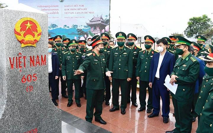 Thượng tướng Hoàng Xuân Chiến kiểm tra công tác chuẩn bị Giao lưu hữu nghị quốc phòng biên giới Việt Nam - Lào lần thứ nhất, tháng 11/2021.