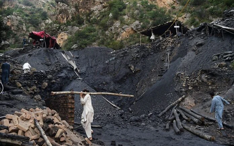 Công nhân tại các mỏ than ở Pakistan không được bảo đảm an toàn. (Ảnh: pakistantoday)