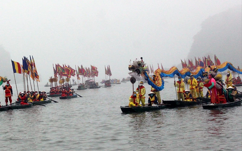 Nghi thức rước nước tại Lễ khai Xuân chùa Tam Chúc năm 2022.