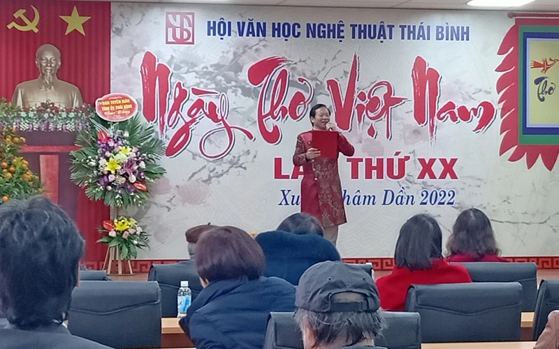 Ngày thơ Việt Nam tại Thái Bình được tổ chức trang trọng, ấm cúng tại Thư viện tỉnh.