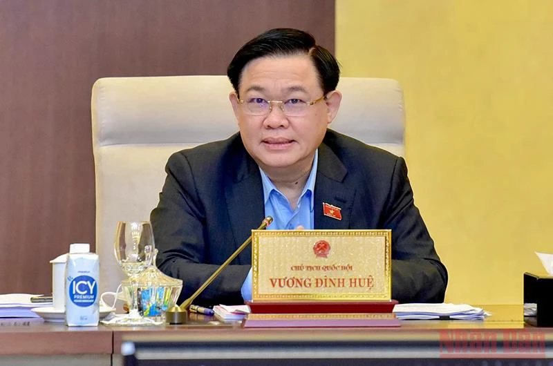 Chủ tịch Quốc hội Vương Đình Huệ phát biểu cho ý kiến vào nội dung phiên họp. (Ảnh: DUY LINH)