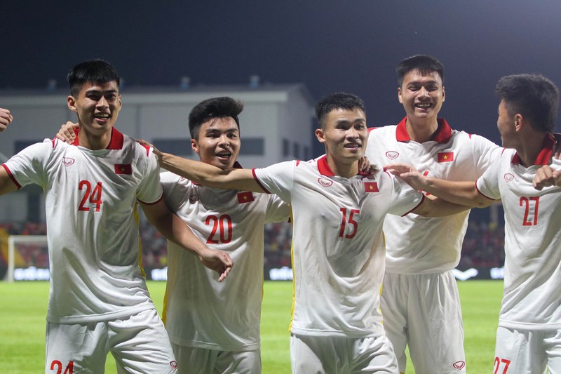 Đội tuyển U23 Việt Nam hoàn toàn áp đảo thế trận trước U23 Singapore. (Ảnh: VFF)