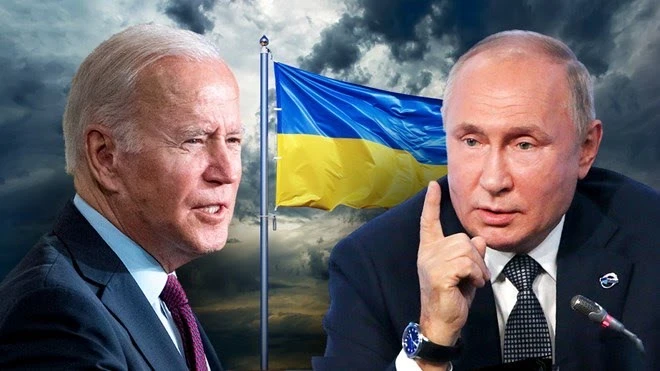 Tổng thống Mỹ Joe Biden (trái) điện đàm với Tổng thống Nga Vladimir Putin liên quan tới vấn đề Ukraine. (Ảnh: Fox News/Vietnam+)