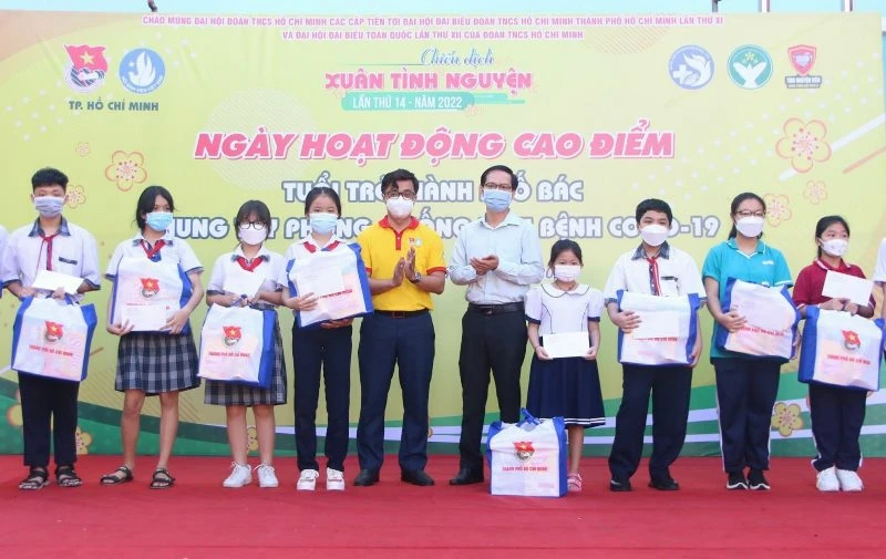 Một hoạt động chăm lo trẻ em bị ảnh hưởng bởi dịch Covid-19 trong dịp Tết Nguyên đán Nhâm Dần 2022 trên địa bàn Thành phố Hồ Chí Minh.