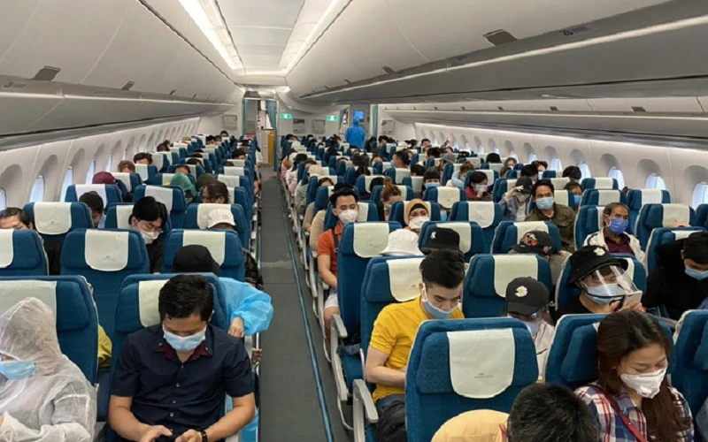 Thủ tướng Chính phủ yêu cầu Bộ Giao thông vận tải chỉ đạo các hãng hàng không của Việt Nam chuẩn bị sẵn sàng kế hoạch đưa người Việt và thành viên gia đình về nước. (Ảnh minh họa: VGP)