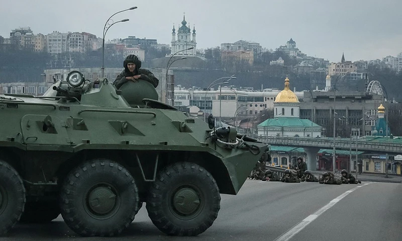 Lực lượng vũ trang Ukraine tại trung tâm thủ đô Kiev. (Nguồn: Reuters)
