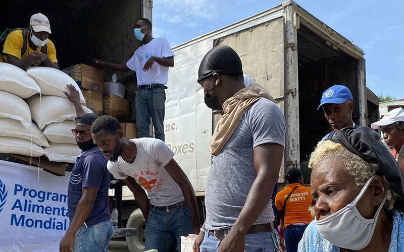 Chương trình lương thực thế giới (WFP) hỗ trợ các nạn nhân sau trận động đất tại Haiti. (Ảnh WFP)