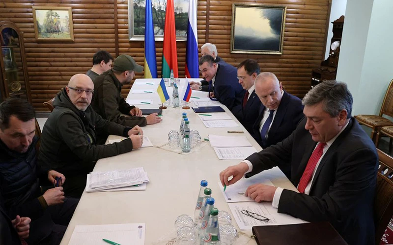 Vòng đàm phán thứ hai giữa Nga và Ukraine diễn ra tại vùng Brest, Belarus, ngày 3/3. (Ảnh: Belta/Reuters)
