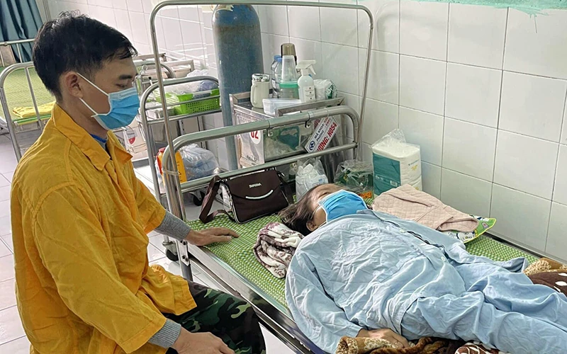 Các cơ sở y tế tại Thái Bình đang chịu áp lực rất lớn bởi nhân viên y tế lây nhiễm Covid-19 gia tăng.