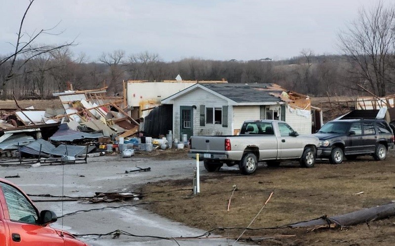 Lốc xoáy gây thiệt hại về người và của tại Winterset, bang Iowa, Mỹ. (Ảnh: CNN)