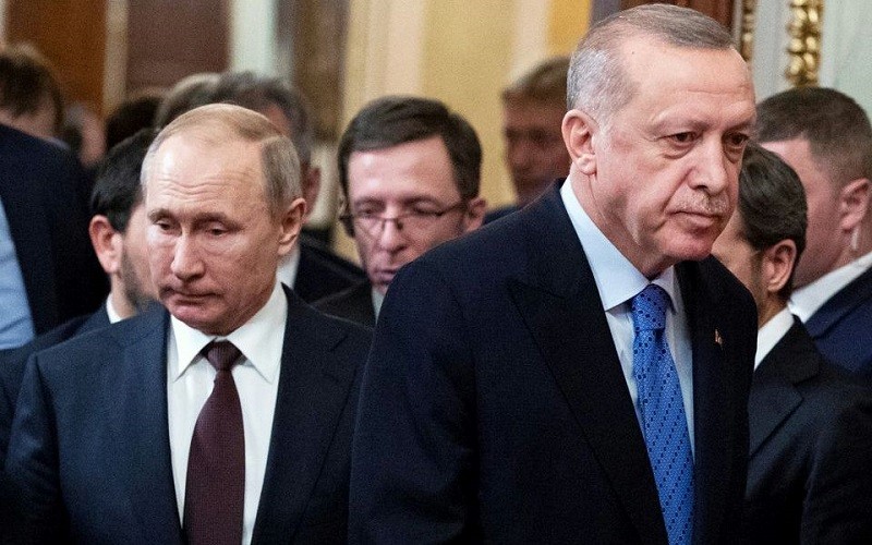 Tổng thống Nga Vladimir Putin và Tổng thống Thổ Nhĩ Kỳ Tayyip Erdogan dự 1 cuộc họp báo sau hội đàm tại Moskva, Nga, ngày 5/3/2020. (Ảnh: Pool/REUTERS)